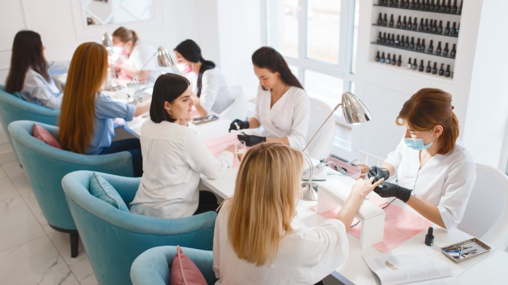 otvaranje frizerskog salona - otvaranje kozmetickog salona - otvaranje salona lepote - kako otvoriti frizerski salon - kako otvoriti salon lepote - otvaranje kozmetickog salona - manikir - maser - pedikir